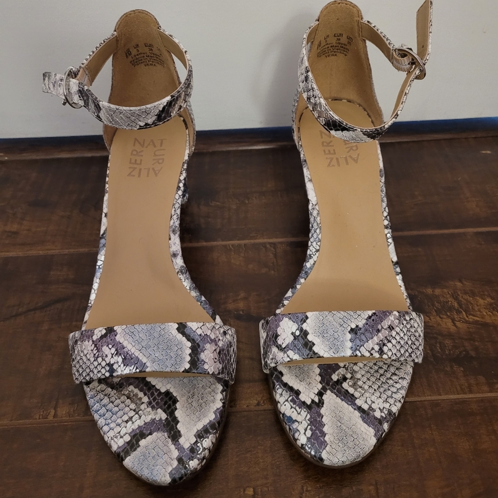 Naturalizer Vera blue mermaid snake size 8 heel